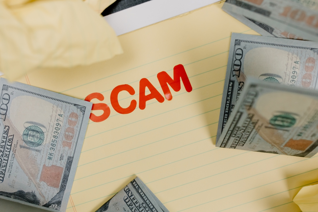 how to avoid moving scams